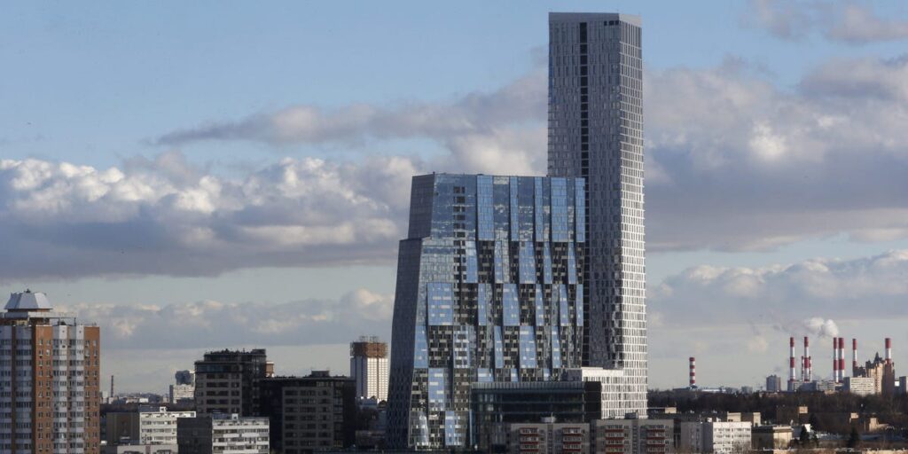 Ukraine struck a luxury skyscraper 4 miles from the Kremlin, threatening Moscow’s Victory Day parade
