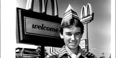Vintage photos show what it was like to eat at McDonald’s in the 1980s Vintage photos show what it was like to eat at McDonald’s in the 1980s