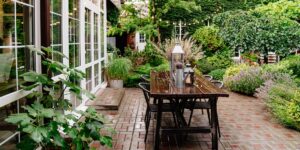 5 backyard trends that are in this year, and 4 that are out, according to landscapers, gardeners, and interior designers
