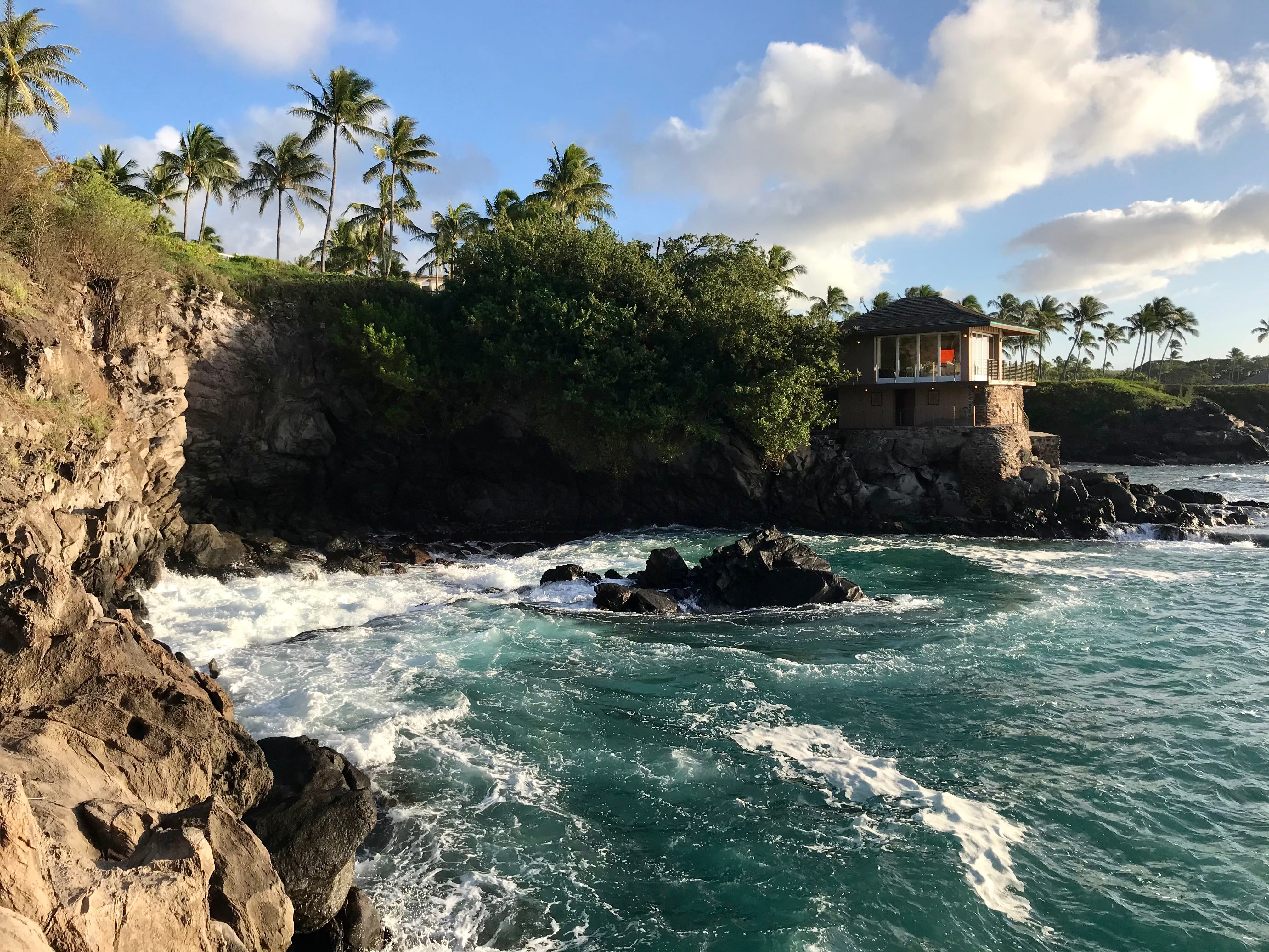 Cliff House with a lot of waves