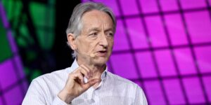 ‘Godfather of AI’ Geoffrey Hinton says the war in Ukraine changed his view of military AI