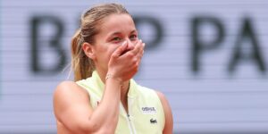 A 24-year-old tennis pro struggled to pay for her hotel. Her Cinderella run at the French Open just earned her a 7-figure paycheck.