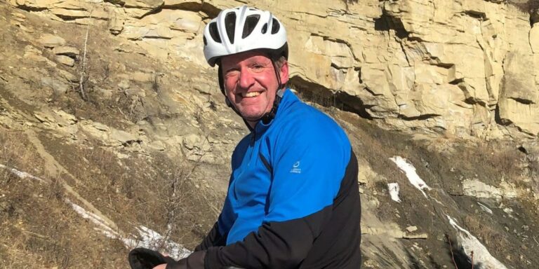 A 49-year-old triathlete suddenly lost vision in one eye. He was diagnosed with stage 4 lung cancer, despite never smoking. A 49-year-old triathlete suddenly lost vision in one eye. He was diagnosed with stage 4 lung cancer, despite never smoking.