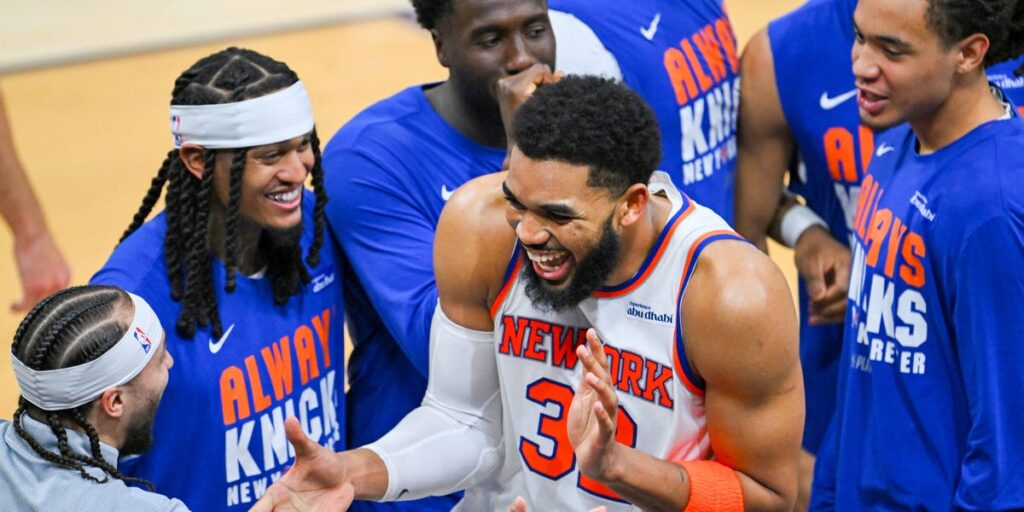 An NYC bar promised free drinks if the Knicks win. Its owner is using Kalshi to hedge the risk.