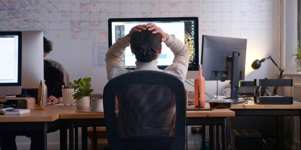 I study mentally strong people. Here are 5 signs you’re overwhelmed at work — not burned out