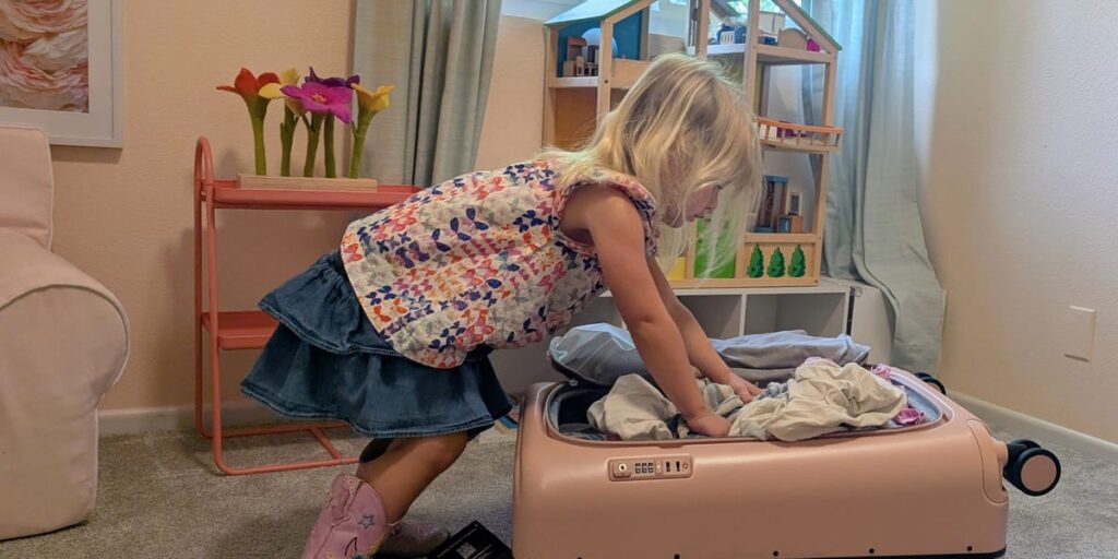 I taught my 3-year-old how to pack her own bag. I want her to be independent.