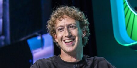 Mark Zuckerberg says you only need at least a dozen ‘strong’ AI researchers to make breakthroughs