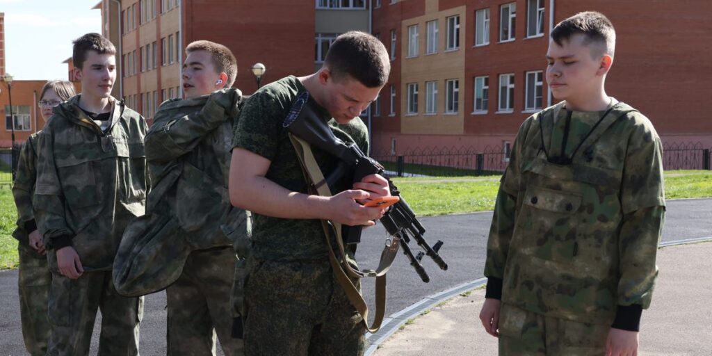 Russian high schools now require 17 hours of basic military training classes for 6th to 11th grade
