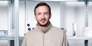 The more AI this marketing chief exec uses, the less scared he gets