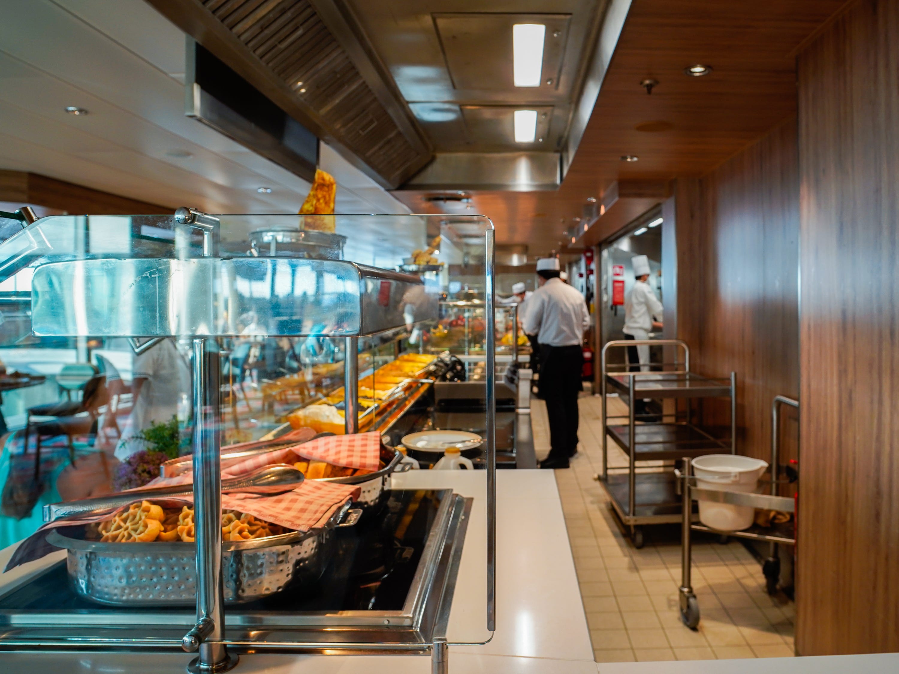 windjammer buffet on wonder of the seas.