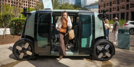One robotaxi player has grown its share of users so far in 2026 — and it’s not Waymo