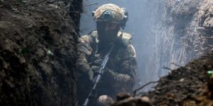 Ukrainian soldier says the drone-filled ‘zero line’ is so dangerous that troops sometimes have to wait a week just to move 300 meters Ukrainian soldier says the drone-filled ‘zero line’ is so dangerous that troops sometimes have to wait a week just to move 300 meters