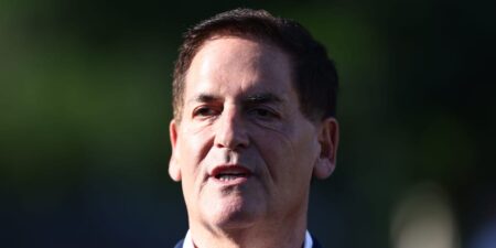 Mark Cuban laid out why he thinks companies should give all employees stock Mark Cuban laid out why he thinks companies should give all employees stock