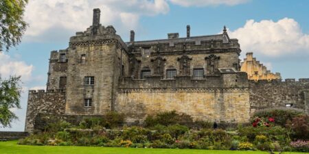As a local, I’ve visited many of Scotland’s castles. There are 4 that tourists shouldn’t miss — and one that I’d skip.