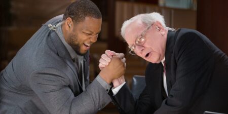 A former NFL player says Warren Buffett taught him 2 lessons about success that he still follows years later
