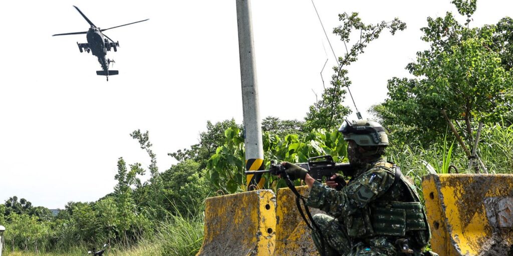 An Apache and Black Hawk drill in Taiwan shows how Ukraine’s drones are changing helicopter warfare