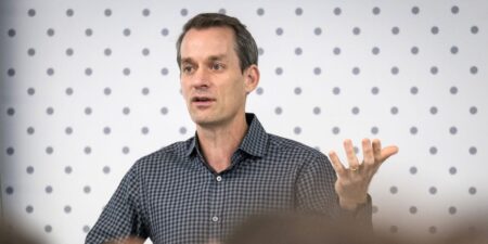 Departing Google chief scientist Jeff Dean has been in talks for a  billion valuation for his new AI startup
