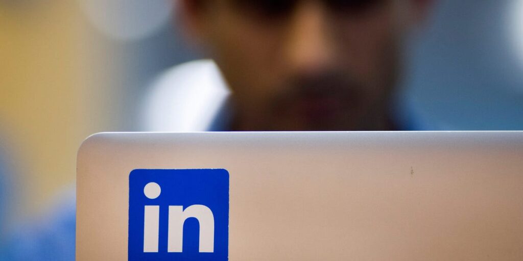 Workers are rewriting their LinkedIn histories to add AI skills. Here’s what they’re dropping.