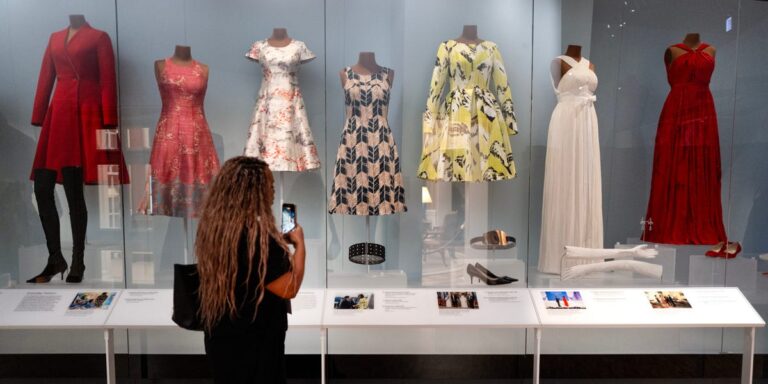 I toured the Obama Presidential Center and saw 12 of Michelle Obama’s best looks, including a Target dress I toured the Obama Presidential Center and saw 12 of Michelle Obama’s best looks, including a Target dress
