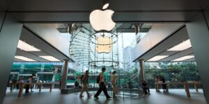Apple raises iPhone prices as memory shortage drives costs up Apple raises iPhone prices as memory shortage drives costs up