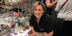 A woman in her 30s noticed her period was irregular. It turns out, she had ovarian cancer. A woman in her 30s noticed her period was irregular. It turns out, she had ovarian cancer.