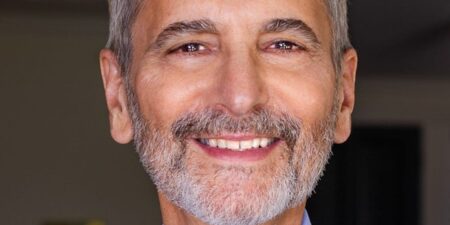 A neuroscientist and psychiatrist shares 4 simple habits to protect brain aging