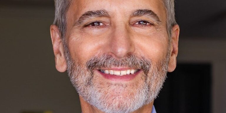 A neuroscientist and psychiatrist shares 4 simple habits to protect brain aging