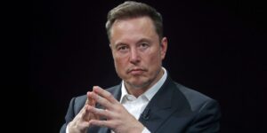Alex Gibney’s Elon Musk documentary goes for the jugular in these 3 scenes Alex Gibney’s Elon Musk documentary goes for the jugular in these 3 scenes