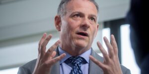 Billionaire investor David Einhorn says younger people are too ‘impatient’ to build wealth or buy a house