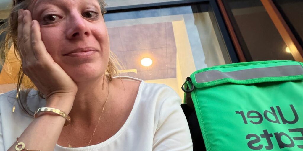 I’m 45 and spent months trying to find a new corporate job. Now I’m delivering food to support my 2 kids.