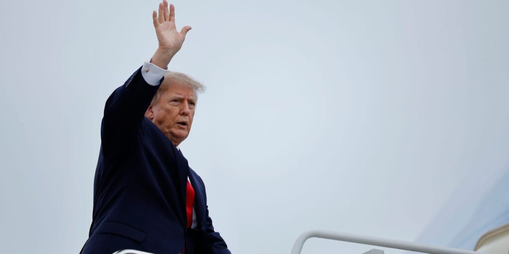 White House blocks CNN from traveling with Trump on Air Force One
